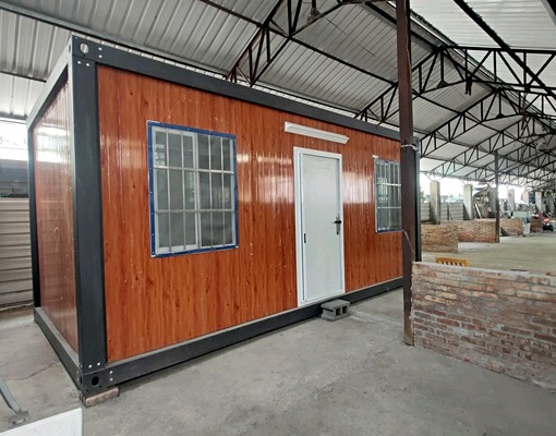 前鎮捷運~貨櫃平房出租 - Image 1