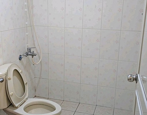 聖心高中陽台分租套房,廟口五分鐘到達 - Image 3