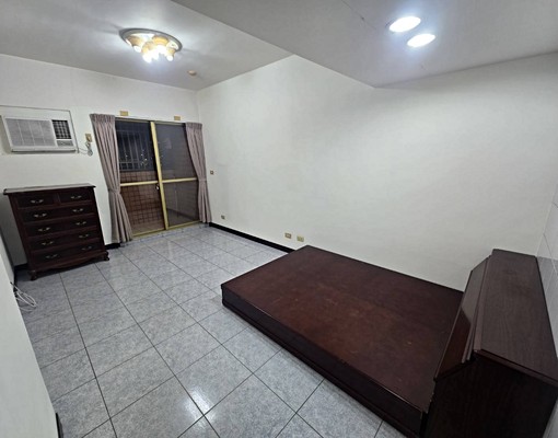 社宅免服務費可租補/近輕軌安和國小站/社區大樓24小時管理 - Image 3