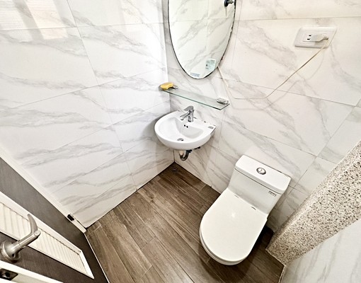 大遠百新光三越⭐可租補.衛浴開窗超大空間💯全新衛浴 - Image 11