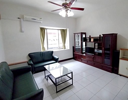 正心中學後門‧園區旁稀有車庫宅|監視系統+獨立電錶安心首選 - Image 1