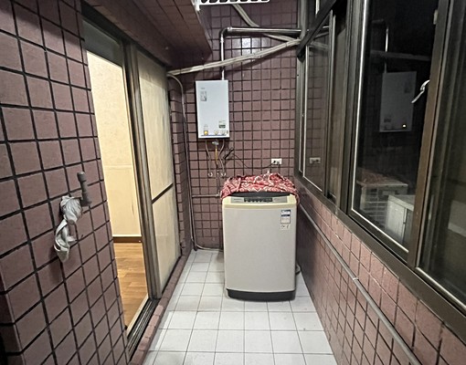 🌪️🌪️豪哥出擊~市中心~交通便利~首次出租 - Image 3