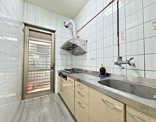 中科榮總I瑞聯天地G區I家具電全配精裝三房平車 - Image 3