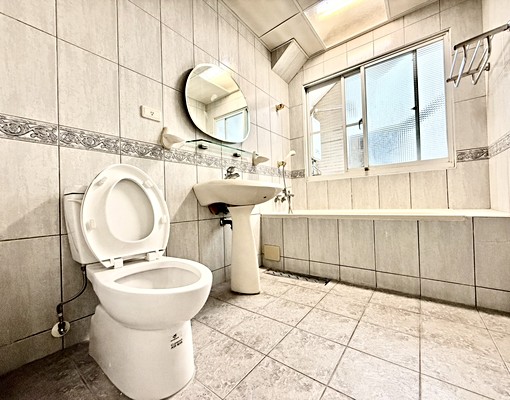 惠文高中獨棟透天✨室內車庫✨可租補戶籍寵物✨可營登自住 - Image 15