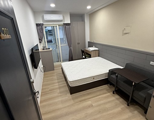 金山街新裝潢竹科園區清交大電梯獨洗獨曬套房流理台木質地板 - Image 1