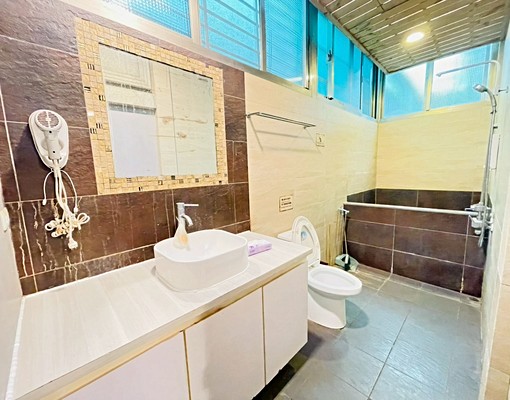 近市政府&漢口國中♡整棟5房透天♡可住可營業♡可公司工作室 - Image 11