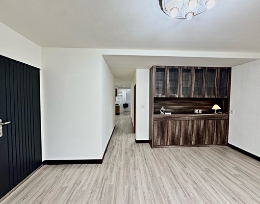 市政府全新裝潢搶手三房/可補助/雙陽台採光佳/可寵物 - Image 1