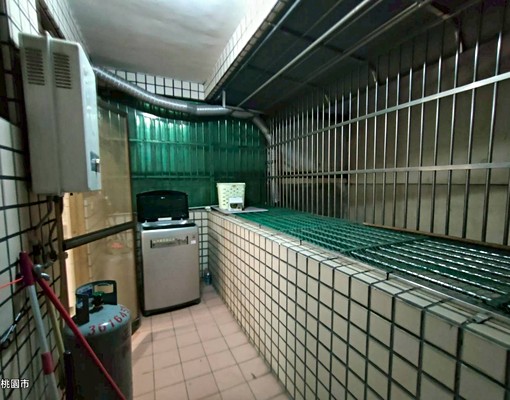 大安國小/八德和平路/交流道公寓三樓大2+1房,可租補 - Image 4