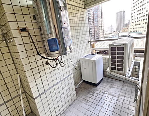 森林公園正一房一廳附轎車車位(租金已含管) - Image 8