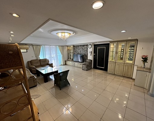 北區崇德路一段生活機能超優三房可戶籍、全配(車位另計)出租。 - Image 1