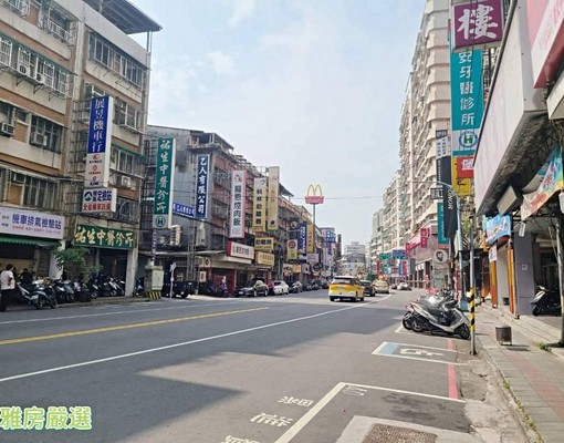 海山捷運二樓公寓~麥當勞、海山捷運、家樂福~才租8千5哪裡找 - Image 5