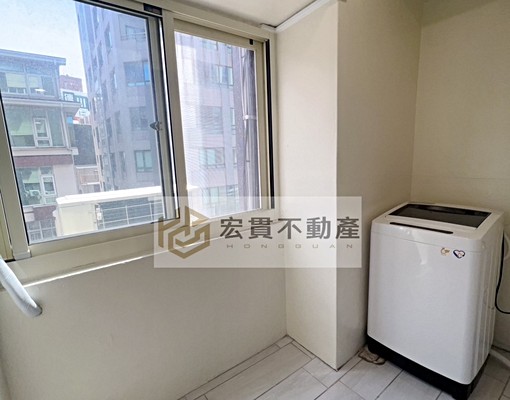 實PO|火車站圓環獨立陽台洗曬採光落地窗電梯套房 - Image 5