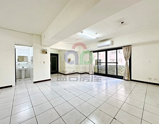 西屯路三段【台中陽明】超寬敞採光四房+車位,屋況優 - Image 1