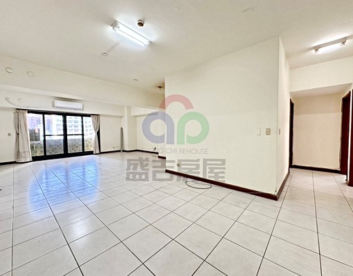 西屯路三段【台中陽明】全新冷氣超寬敞採光四房+車位 - Image 6