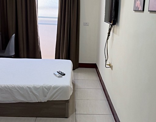 全新傢俱.乾淨安全套房安南區海佃國小旁大車庫 - Image 4