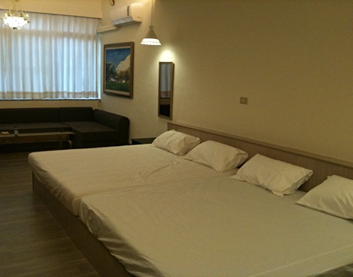 高雄火車站翻新整棟透天出租 - Image 10