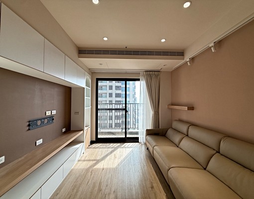 安家霏霏//安平高樓層文青風大坪數可租補可寵 - Image 1