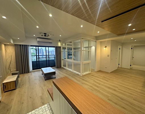 聯合公園裝潢三房車.五泰-小王 - Image 1