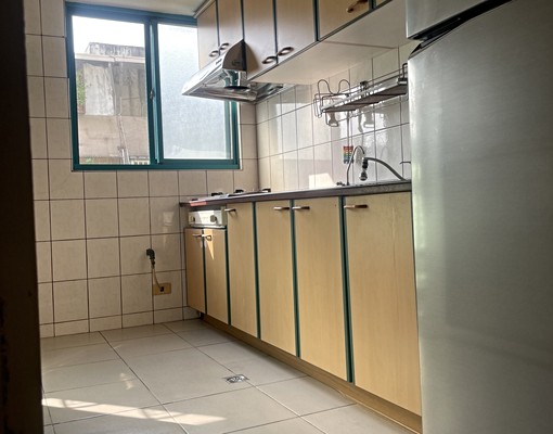 精誠公益商圈三房/家具電全配/木質地板/電梯 - Image 9