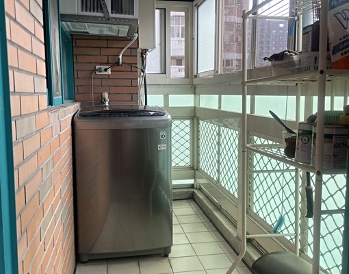 精誠公益商圈三房/家具電全配/木質地板/電梯 - Image 10