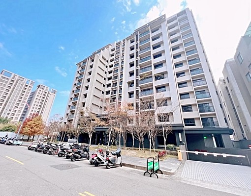 租房找十七✨可貓可租補✅北屯近中國醫新社區電梯大三房 - Image 1