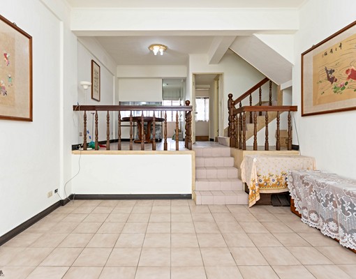 🎊新安團隊🎊玫瑰路樓中樓三至五樓👍可報稅申請租補👍 - Image 1