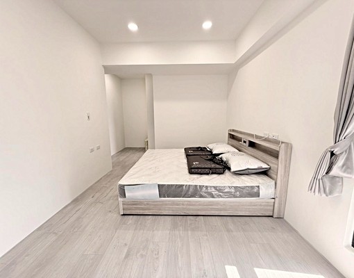 國泰建設🌟面雙橡園朝南帝王座全新3房🚗平車✅戶籍傢俱全配 - Image 15