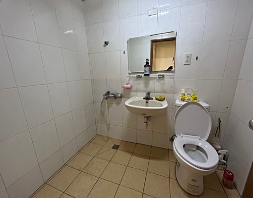 東區夢時代溫馨四房朝南優質公寓,可租補 - Image 4