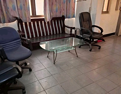 雅房4仟元含水電双人床有冷氣電自付進二苓漢民商圈捷運 - Image 4