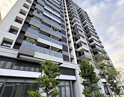 可談~近捷運站高科大學區優質店面+平車 - Image 1