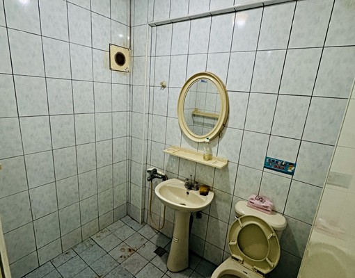 仁愛五華商圈住辦一樓門口方便停車 - Image 7