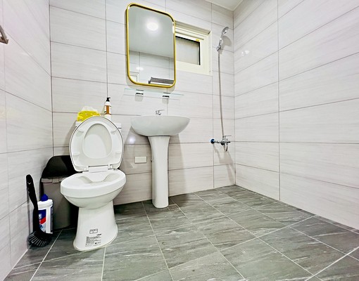 釨均專任【大里善化路四房透天★整棟出租】 - Image 11