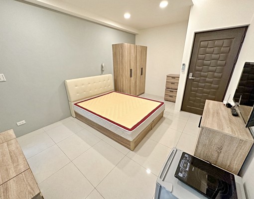 大空間套房🐻精美裝潢✨附電磁爐✨個人室內機車位 - Image 1