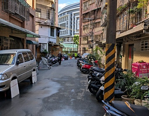 致理正後門向陽早午餐店巷子新雅房:自租附垃圾資源回收代收 - Image 13