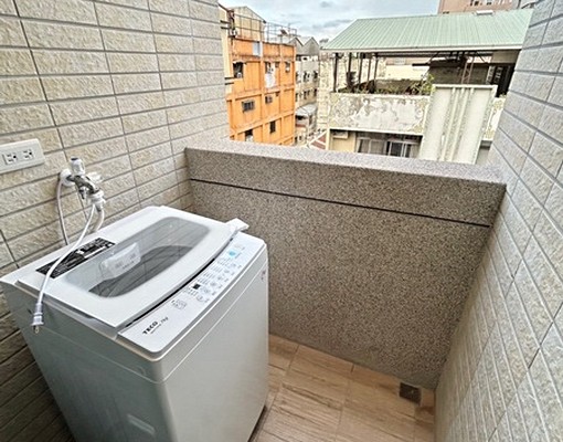 🌈忠孝夜市⭐️可租補電梯套房⭐️超大露台⭐️子母車 - Image 6