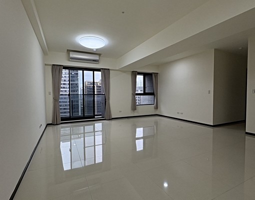 {沁瑜租好屋}♕推薦您德鄰聚面公園前陽台大三房車~ - Image 2