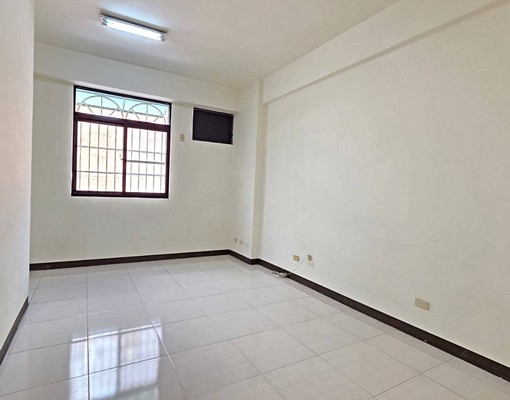 (租)北高雄熱鬧商圈/自由黃昏市場旁/大坪數黃金透店 - Image 13