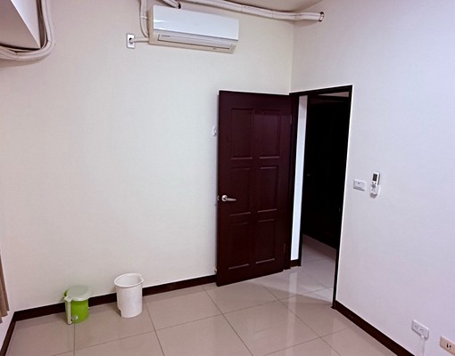 近水湳市場三房平車-空屋 - Image 4