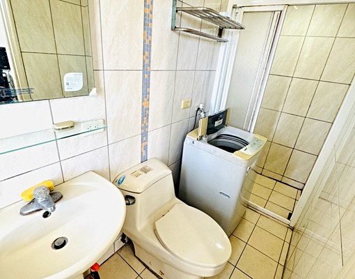 【鳳鳴車站套房🔥僅剩一間】含水費+獨立洗衣機|採光通風佳 - Image 3