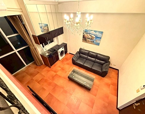 租中山國小捷運生活圈飯店式管理精緻挑高樓中樓套房 - Image 4