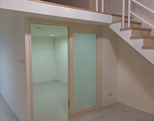 中興路挑高4米2樓中樓-全新屋況 - Image 3