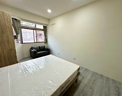 蘆洲🏠可租補可寵/全新裝潢採光通風獨洗曬/家具齊全/機能強 - Image 2