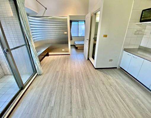 超級大間✨可寵✨可租補戶籍✨正一房一廳✨台水電✨陽台獨洗 - Image 1