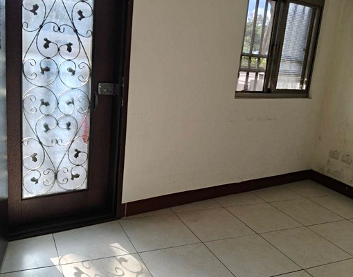 中正路二段一樓空間 - Image 1