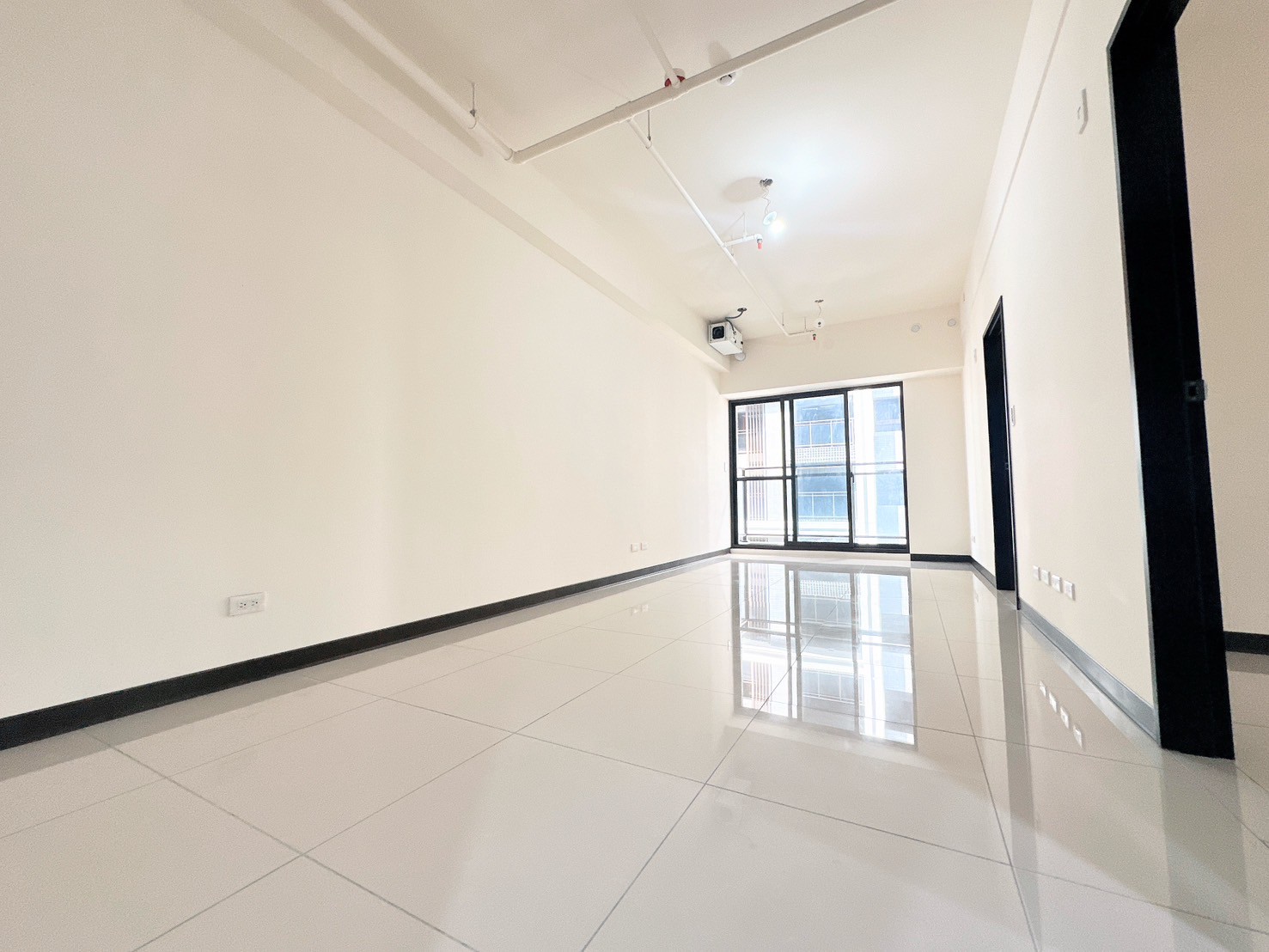 新青安首購｜皇普莊園高樓層2房+平車｜一中｜中國醫