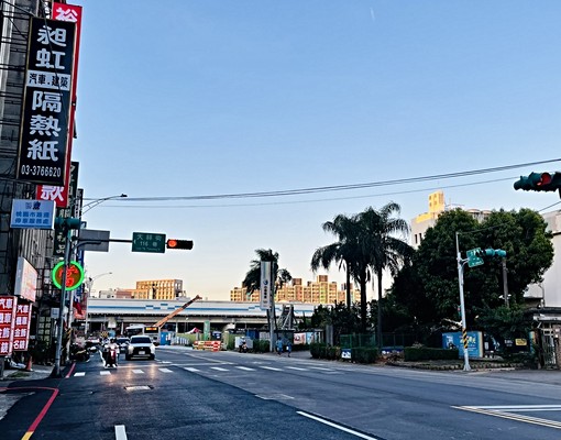 正介壽路大面寬一樓~中華電信正對面~可當店面 - Image 10