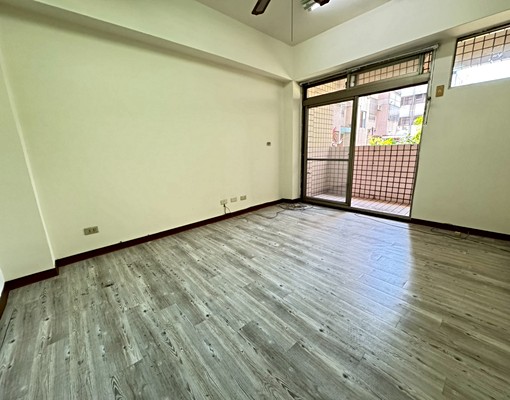 可租補❤️水湳商圈大三房休旅車位超大側院 - Image 4