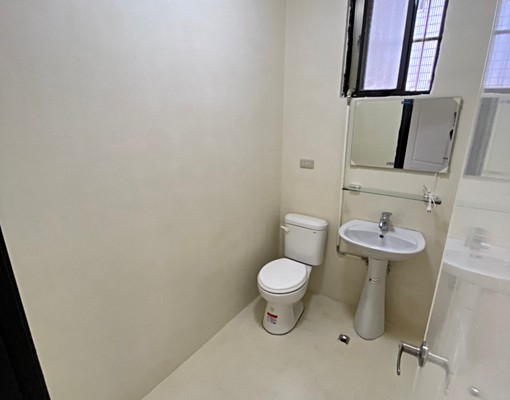 E長安長榮商圈。便利大三房。可租補可入籍 - Image 6