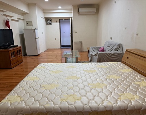 免服務費~府中捷運站電梯大套房(可租補) - Image 2