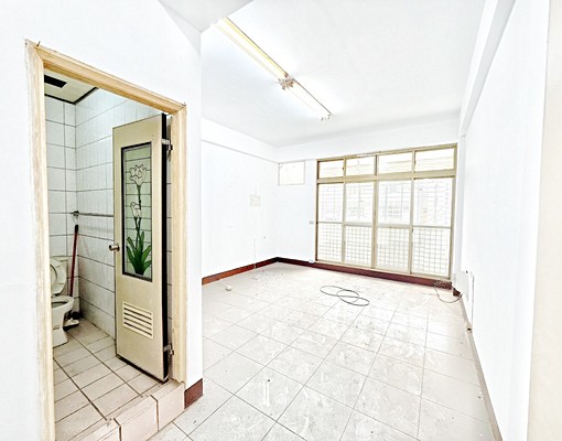 ❤️東區十甲路商圈整棟四樓透天店住🉑營登🉑神明廳 - Image 5